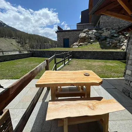 Apartament Maison Carrel Elegant 1 *