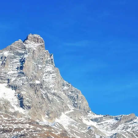 Maison Carrel Elegant 1 * Брей-Червінія